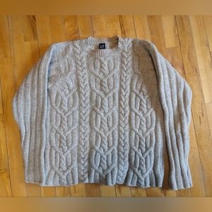 Gap Sweater size M